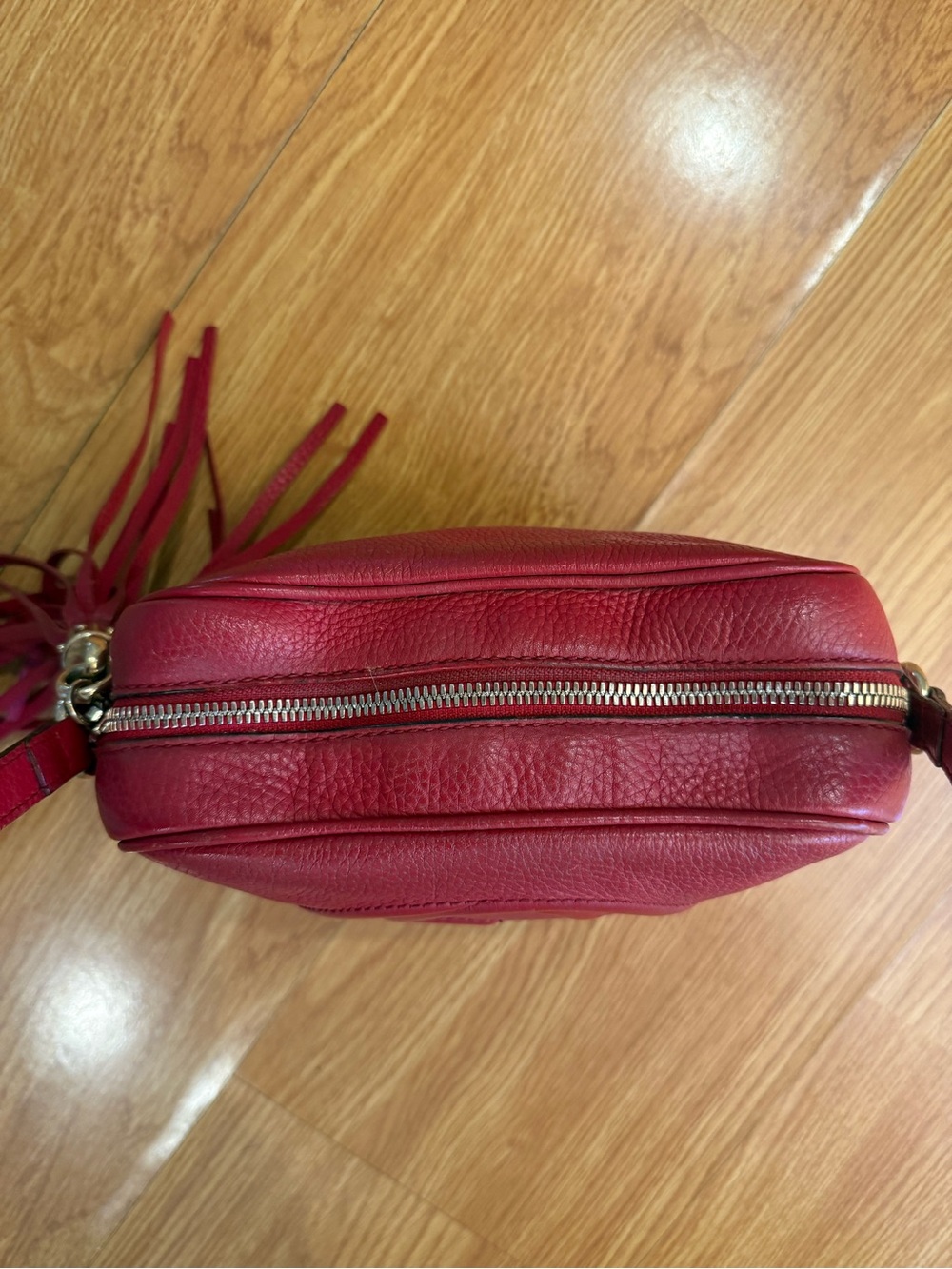 Gucci Red Pebbled Leather Crossbody with Tassel - Picture 5 of 12